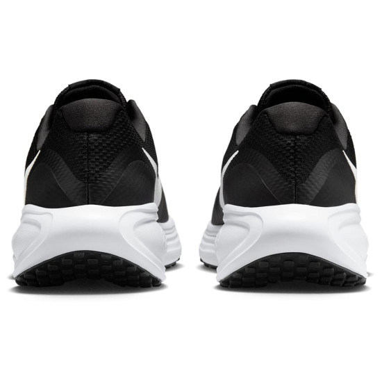 Nike Revolution 8